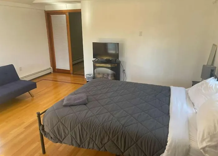 Homestay In Boston Pearl Street